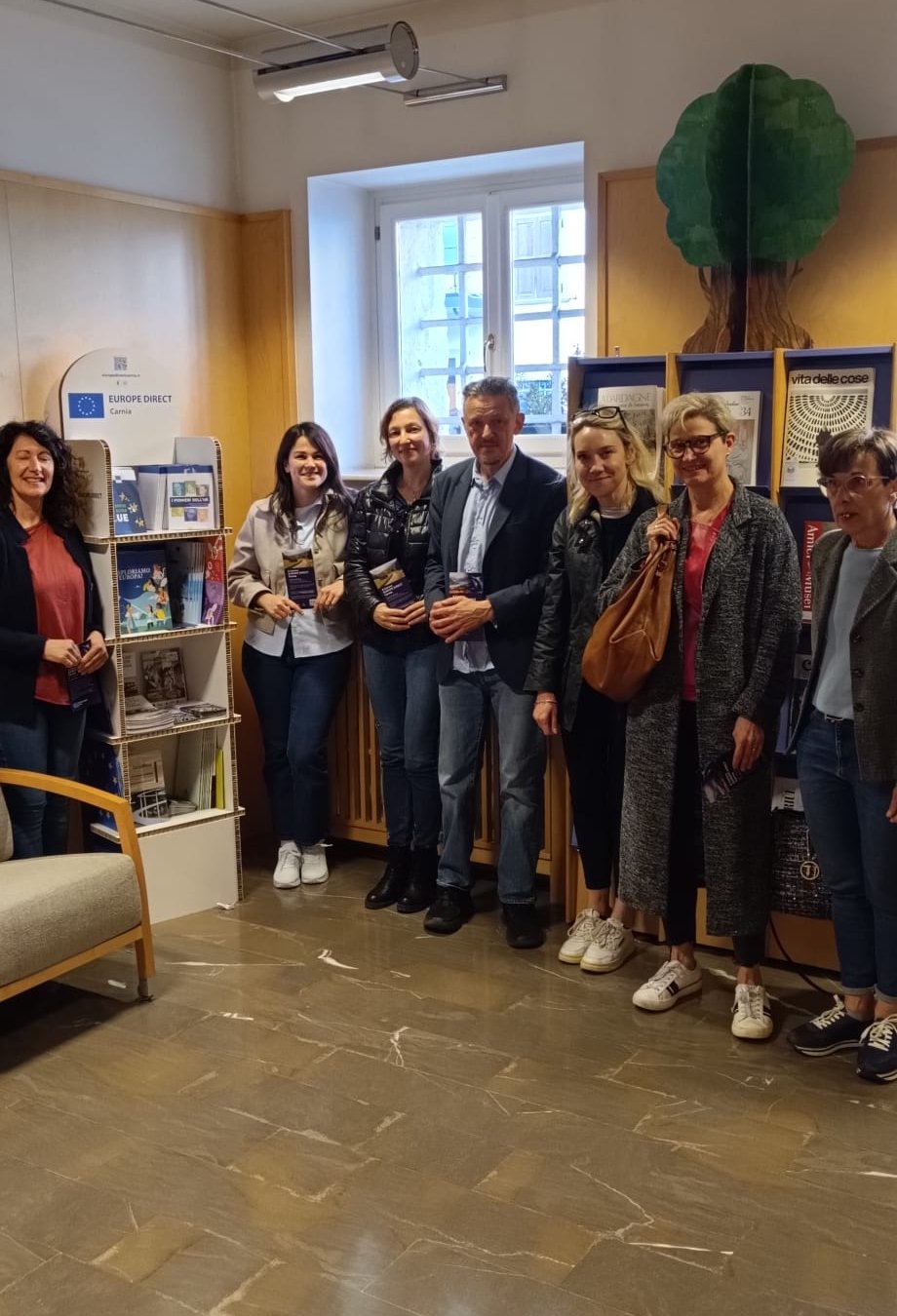 Foto dei presenti al via dell'iniziativa